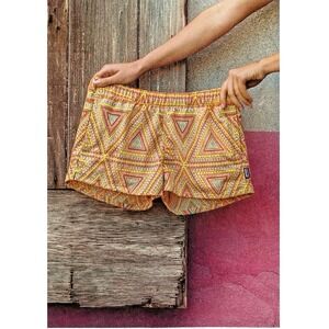 Patagonia Women Size Medium Barely Baggies Shorts Peach Triangle Aztec Surf Swim